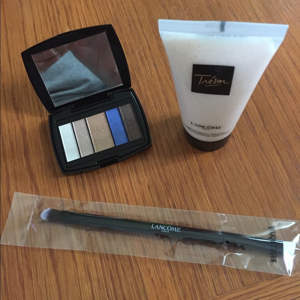 Lancôme Eyeshadow Palette, Brush & Trésor Lotion